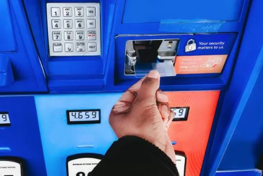 Cómo subsidian la gasolina los países de América Latina (y por qué es un tema tan controvertido)