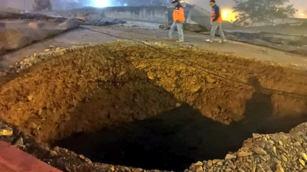 Nuevo socavón alarma a los habitantes de Zaruma I