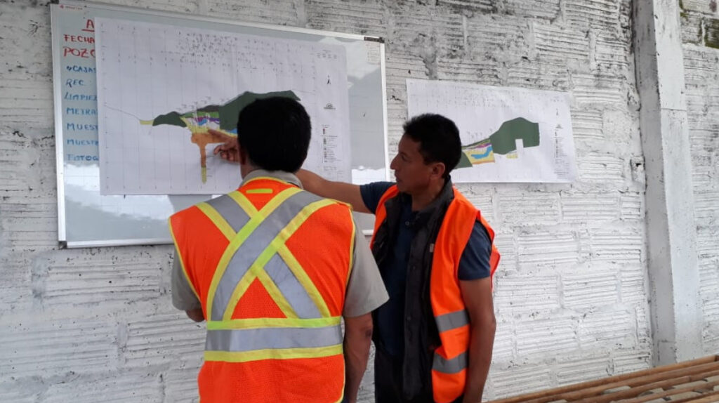 Gobierno firma contrato de inversión minera por USD 292 millones